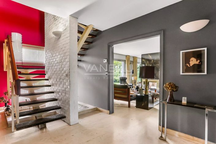 Image No.14-6 Bed House for sale