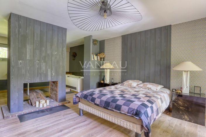 Image No.19-6 Bed House for sale