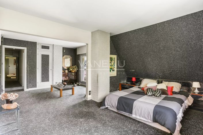 Image No.31-6 Bed House for sale