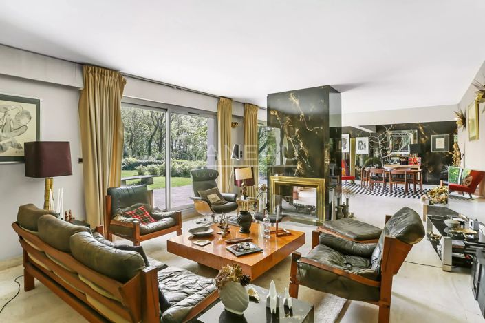 Image No.5-6 Bed House for sale