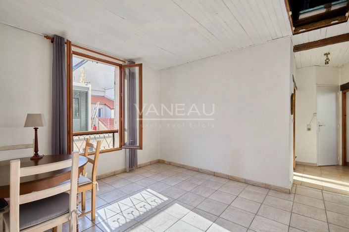 Image No.24-4 Bed House for sale