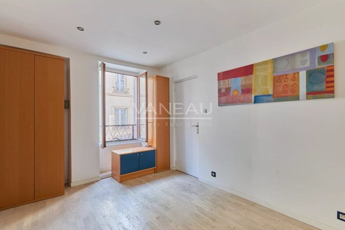 Image No.6-4 Bed House for sale