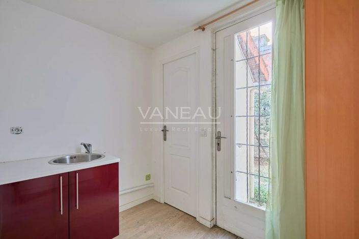 Image No.9-4 Bed House for sale