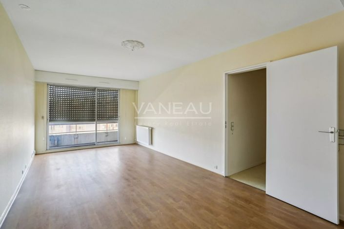 Image No.8-Appartement de 1 chambre à vendre