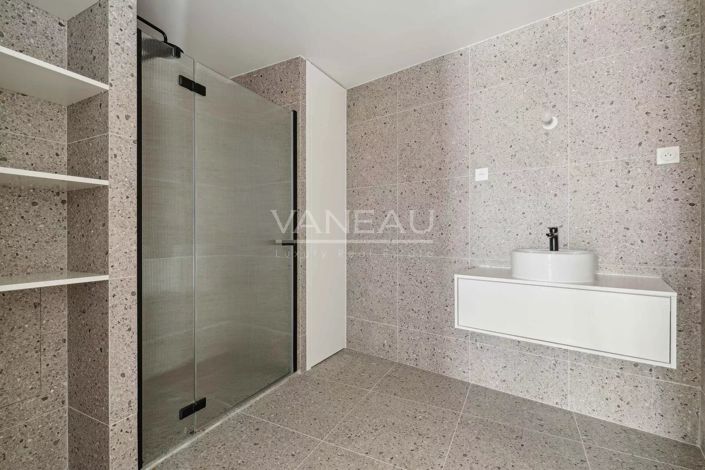Image No.20-4 Bed House for sale
