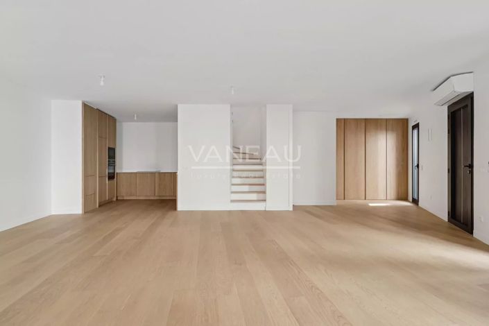 Image No.3-4 Bed House for sale