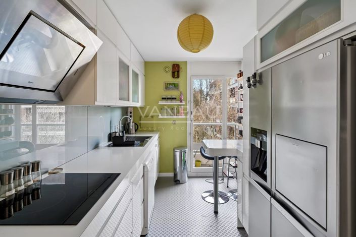 Image No.6-4 Bed Apartment for sale