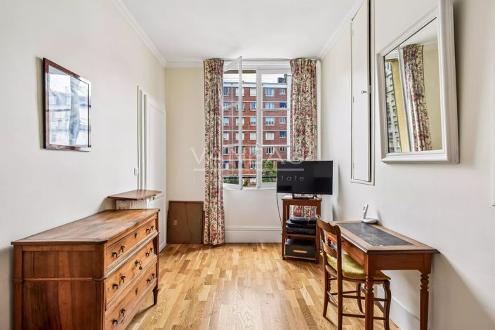 Image No.10-3 Bed Apartment for sale
