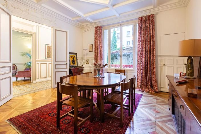 Image No.6-5 Bed House for sale