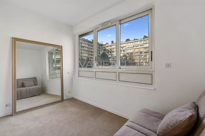Image No.20-4 Bed Apartment for sale