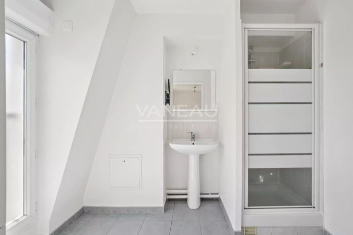 Image No.12-4 Bed House for sale