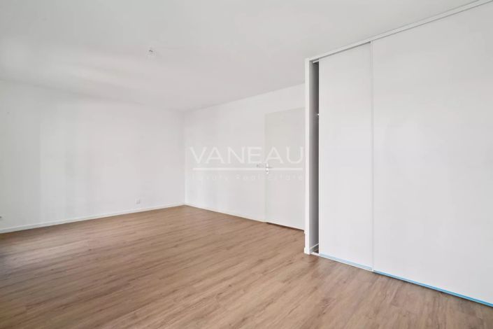 Image No.15-4 Bed House for sale