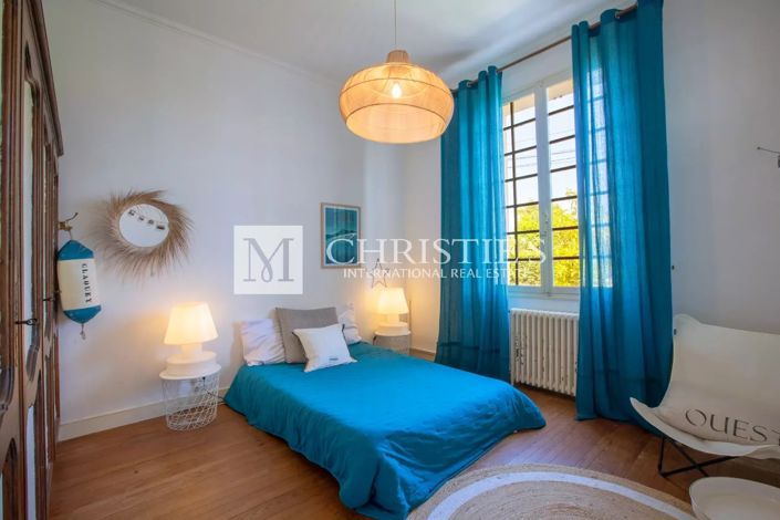 Image No.17-5 Bed House for sale