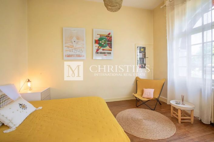 Image No.18-5 Bed House for sale