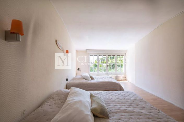 Image No.19-5 Bed House for sale