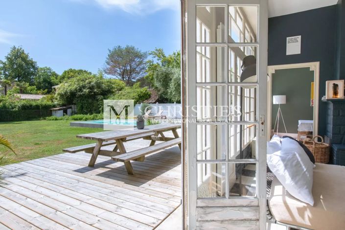 Image No.7-5 Bed House for sale