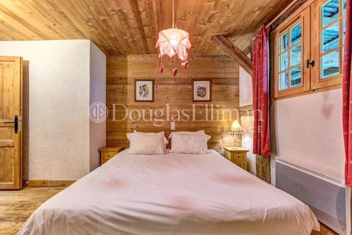 Image No.10-7 Bed House for sale