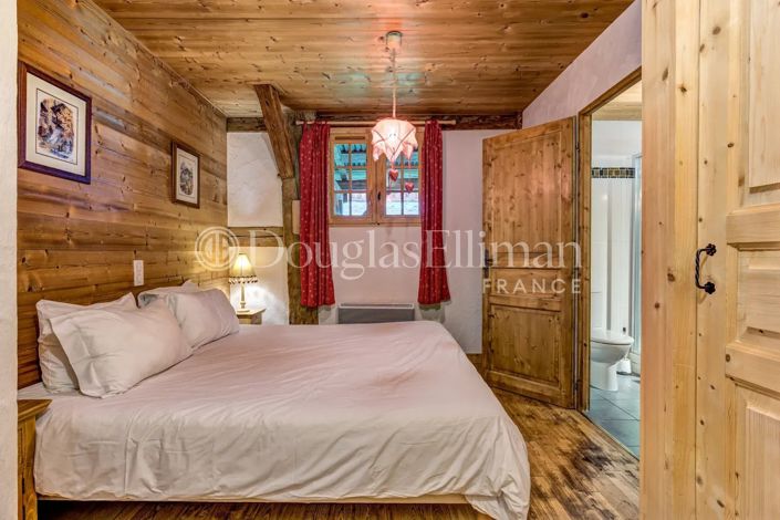 Image No.9-7 Bed House for sale