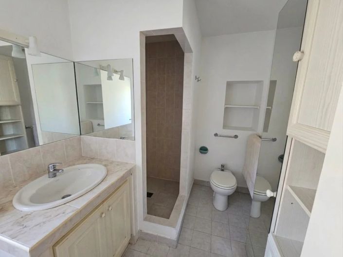 Image No.9-2 Bed House for sale