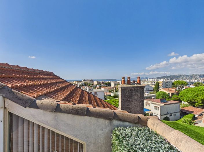 Image No.14-3 Bed Apartment for sale