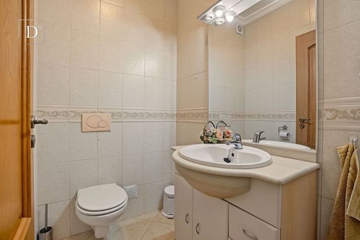 Image No.11-3 Bed House for sale