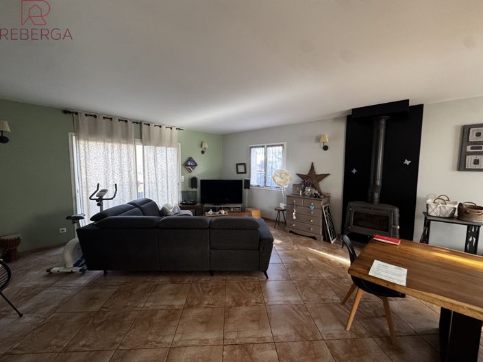 Image No.15-3 Bed House for sale