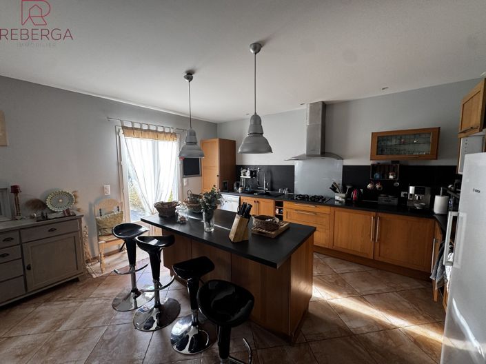 Image No.6-3 Bed House for sale