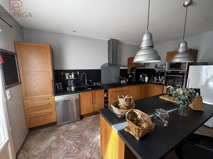 Image No.7-3 Bed House for sale