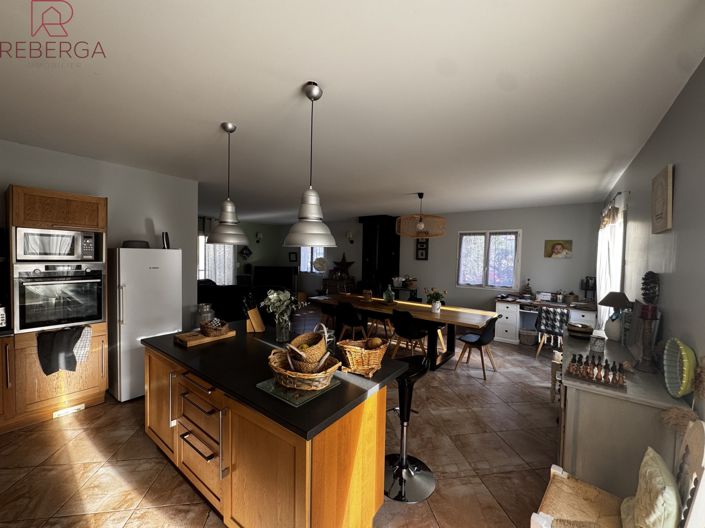 Image No.8-3 Bed House for sale