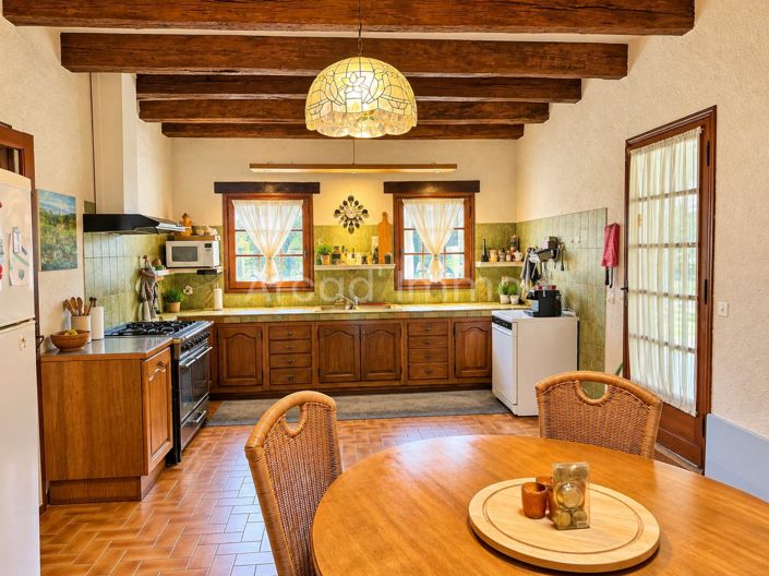 Image No.3-5 Bed House for sale