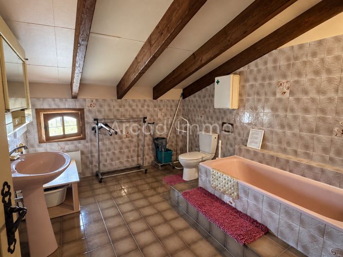 Image No.7-5 Bed House for sale