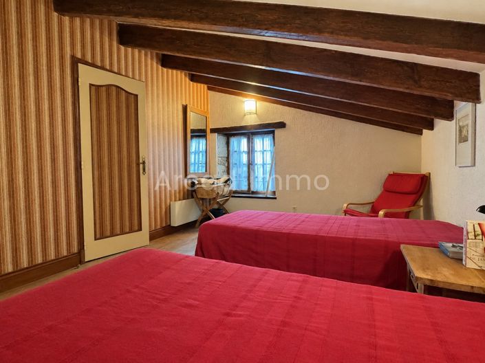 Image No.8-5 Bed House for sale