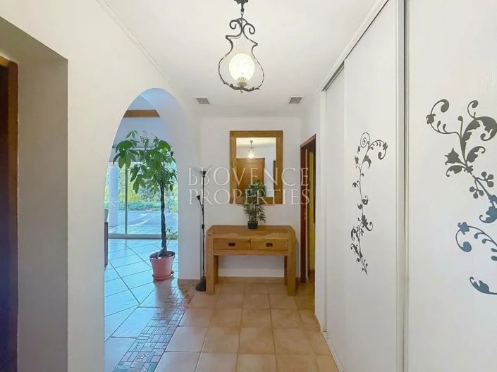 Image No.10-4 Bed House for sale