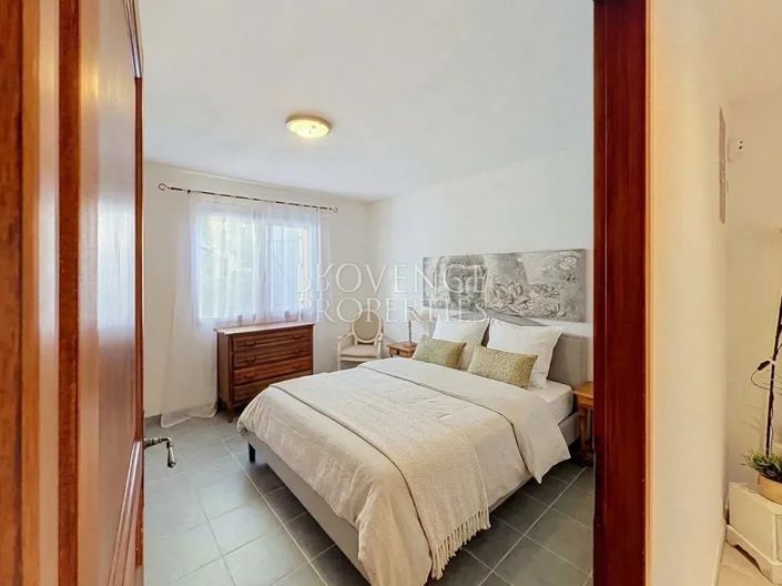Image No.16-4 Bed House for sale