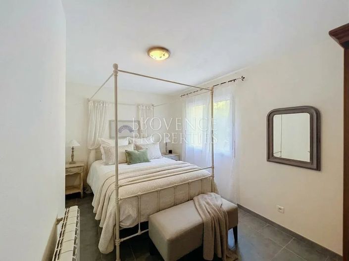 Image No.17-4 Bed House for sale