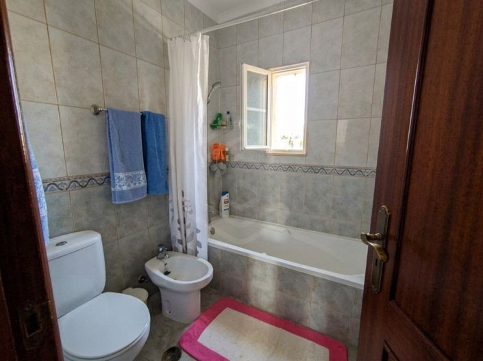 Image No.16-5 Bed House for sale