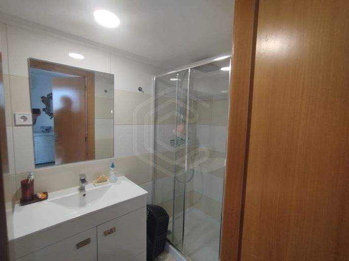Image No.18-5 Bed House for sale