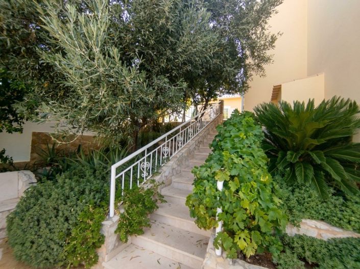 Image No.23-5 Bed House for sale