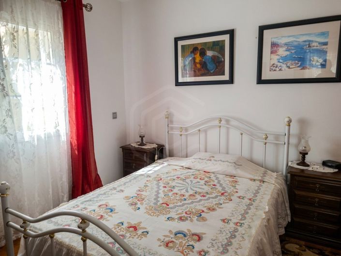 Image No.5-5 Bed House for sale