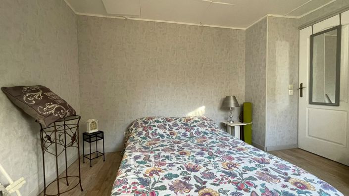 Image No.10-3 Bed House for sale