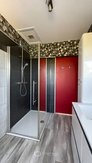 Image No.8-3 Bed House for sale