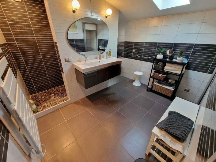 Image No.23-5 Bed House for sale