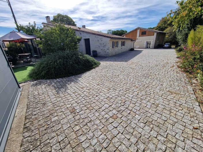 Image No.6-5 Bed House for sale