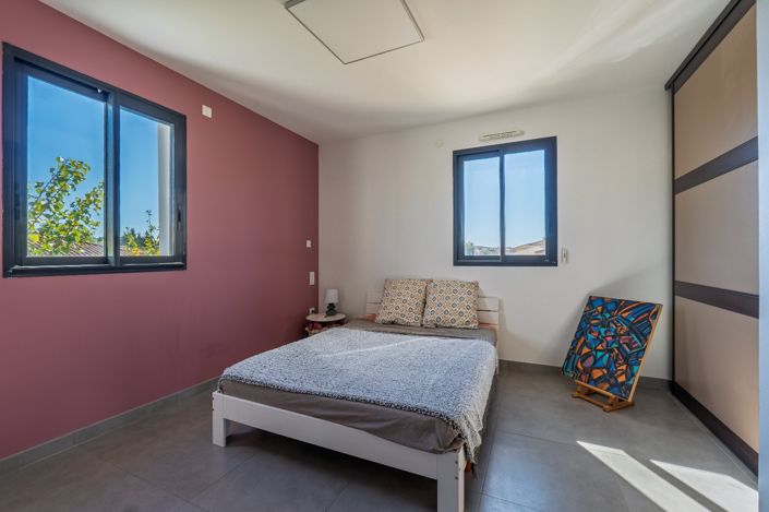 Image No.12-3 Bed House for sale