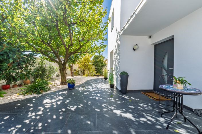Image No.15-3 Bed House for sale