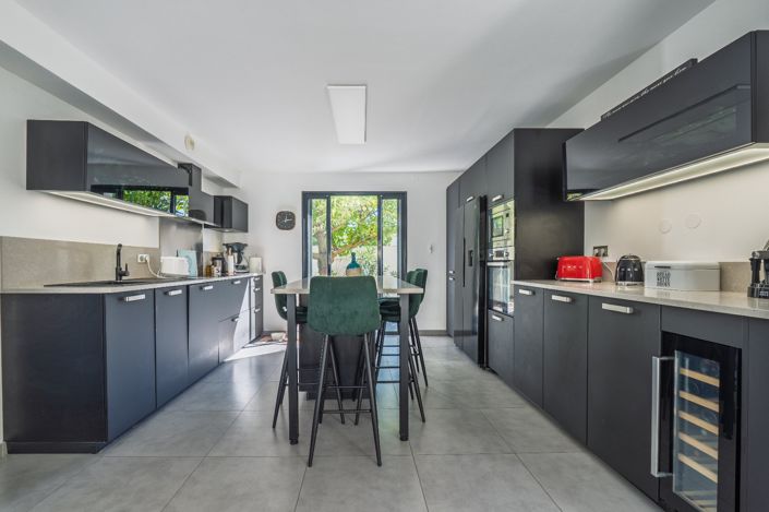 Image No.6-3 Bed House for sale