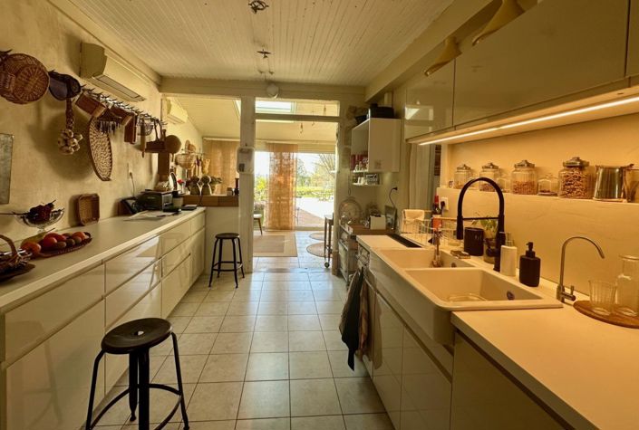 Image No.7-5 Bed House for sale