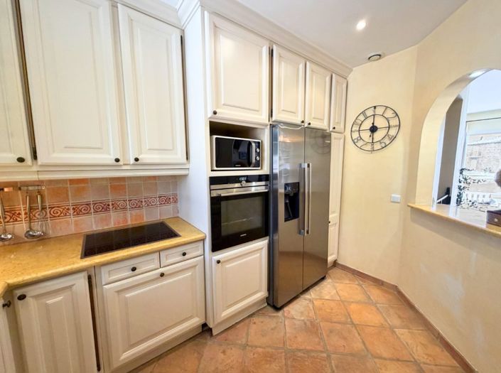 Image No.13-5 Bed Property for sale