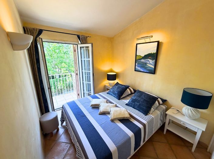Image No.22-5 Bed Property for sale