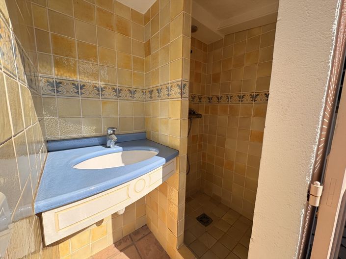 Image No.30-5 Bed Property for sale